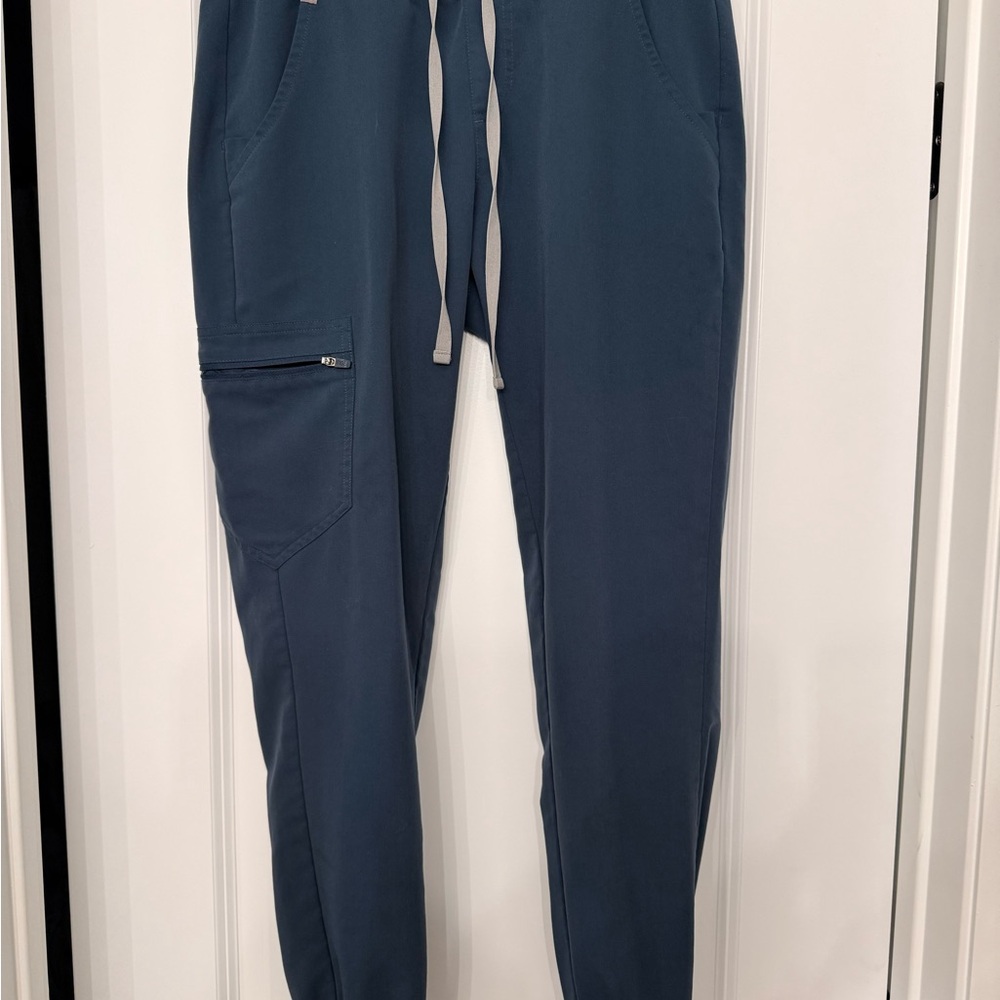 Figs jogger scrubs